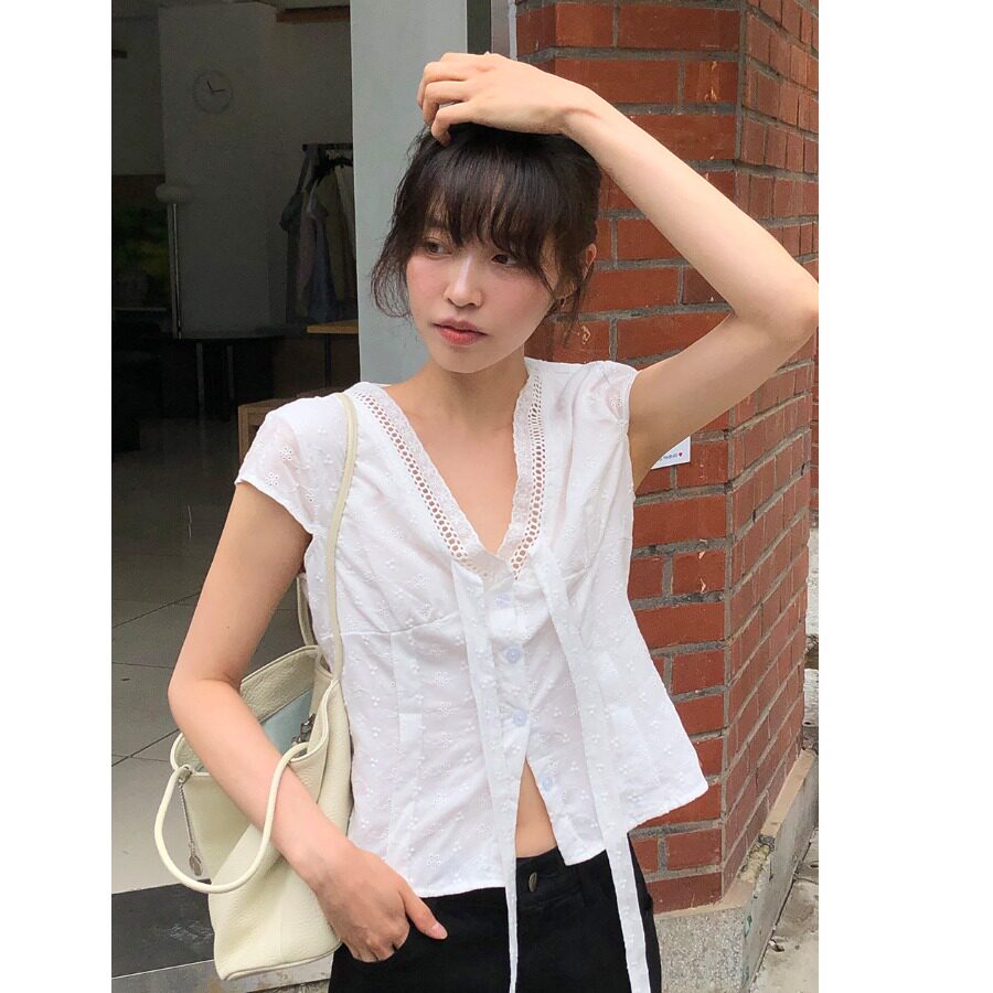 韩国v领蕾丝花边短袖衬衫女夏季小个子镂空衬衣短款小衫收腰上衣