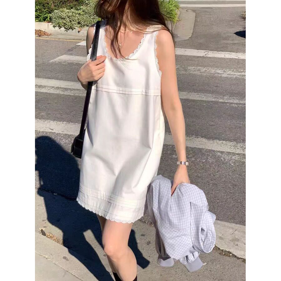 韩版简约纯色蕾丝边无袖背心裙气质显瘦连衣裙2026夏季新品裙子女
