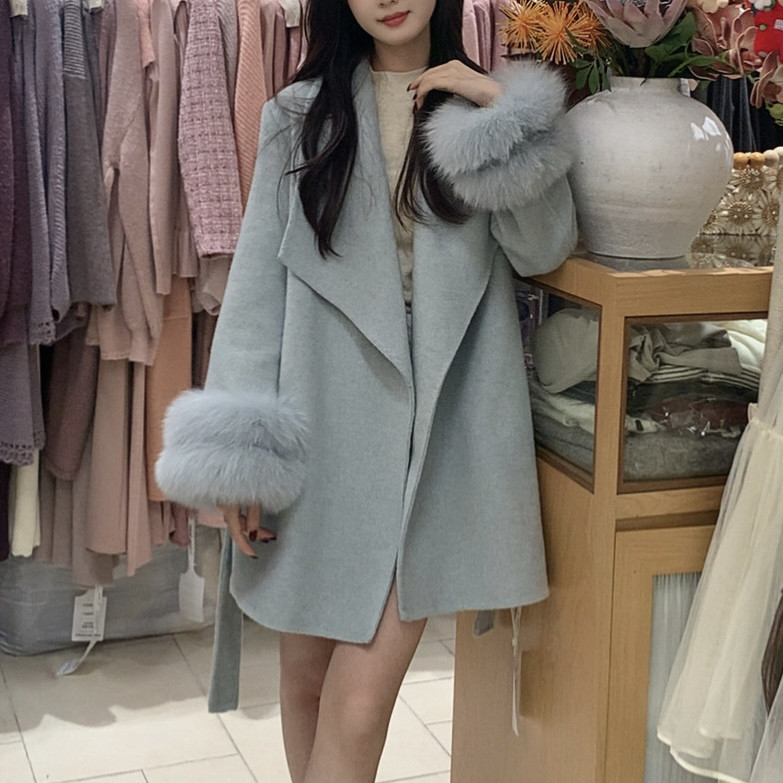 NE-质娇贵姐姐风羊毛外套(配袖口狐狸毛腰带)（含100绵羊毛）S583