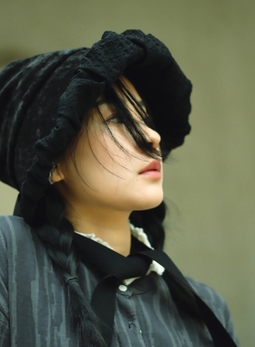 MING 好像一只鸟 l 雪尼尔褶皱细节秋冬复古大檐波奈特帽黑色盆帽