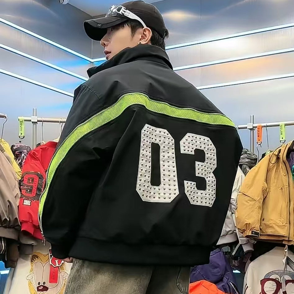 网格拉链贯穿装饰羽绒服