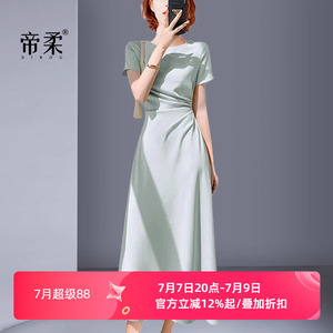 2026夏季新款气质小众设计高级感法式收腰褶皱休闲短袖连衣裙长款