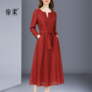 2026秋季新款优雅知性长袖V领连衣裙女收腰显瘦系带宴会中长裙子