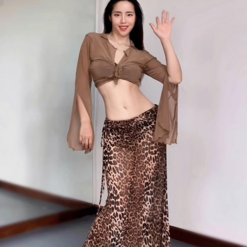 佐寒梦璐肚皮舞新款高级大码演出套装显瘦表演服练功服性感豹纹