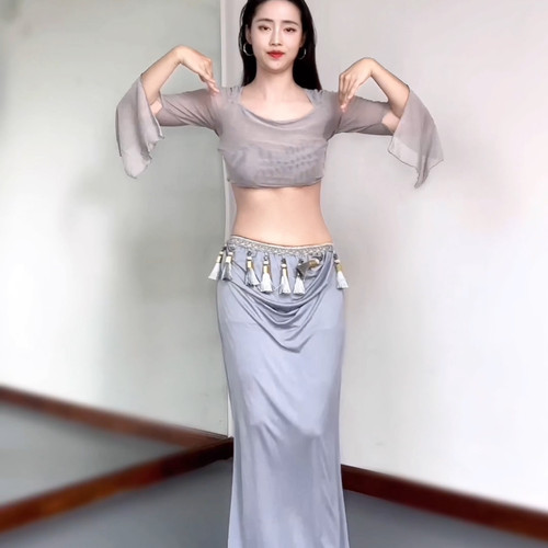 佐寒梦璐肚皮舞新款高级大码演出套装显瘦表演服练功服班服流苏