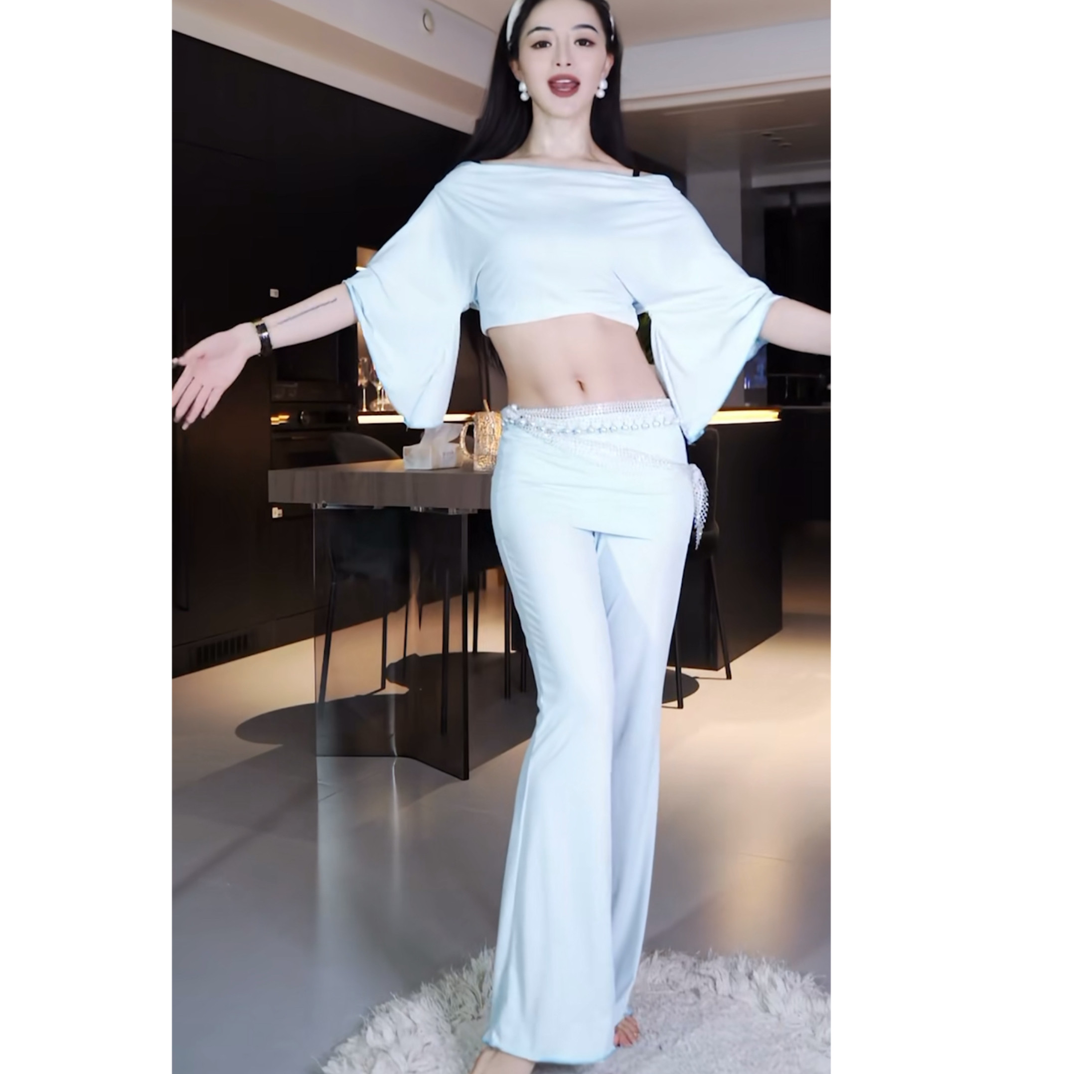 佐寒梦璐肚皮舞新款高级演出套装显瘦表演服性感气质班服蓝色裤子