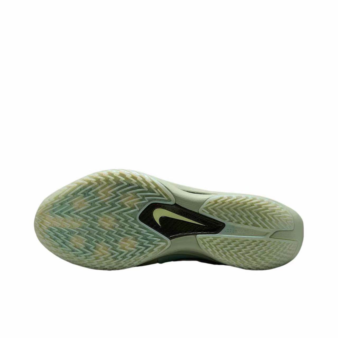 Nike GT Cut 3 Turbo 篮球鞋  耐磨低帮  HV9919-300 陕西gh仓