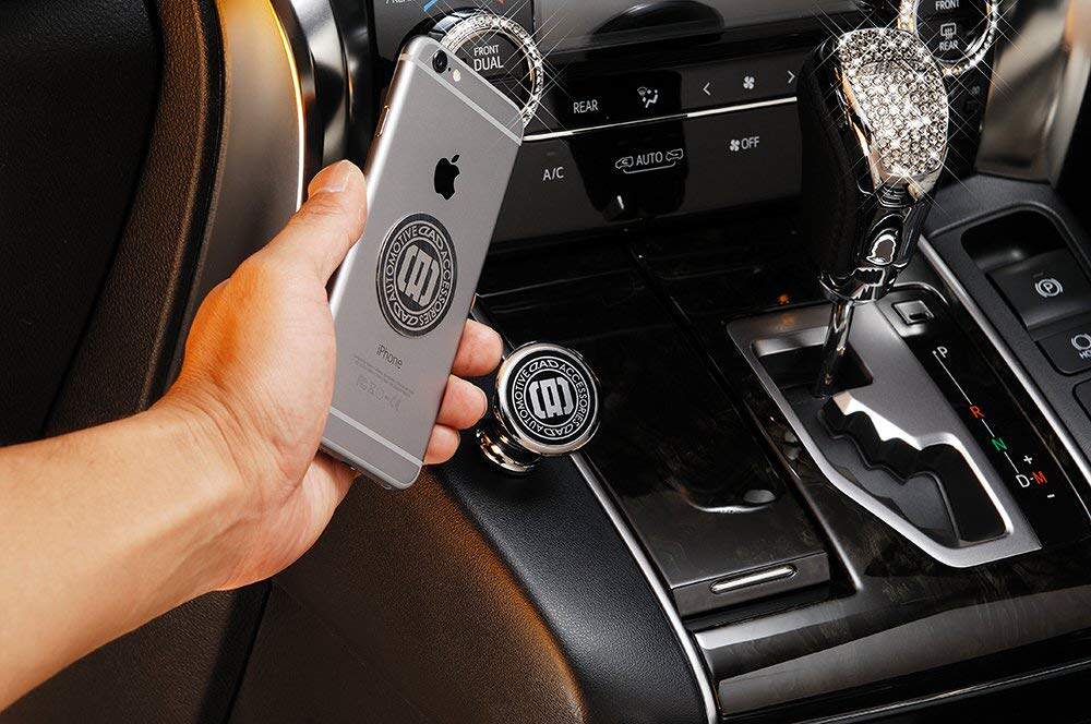 日本汽车载手机支架仪表台吸铁石磁性手机座磁铁旋转导航通用