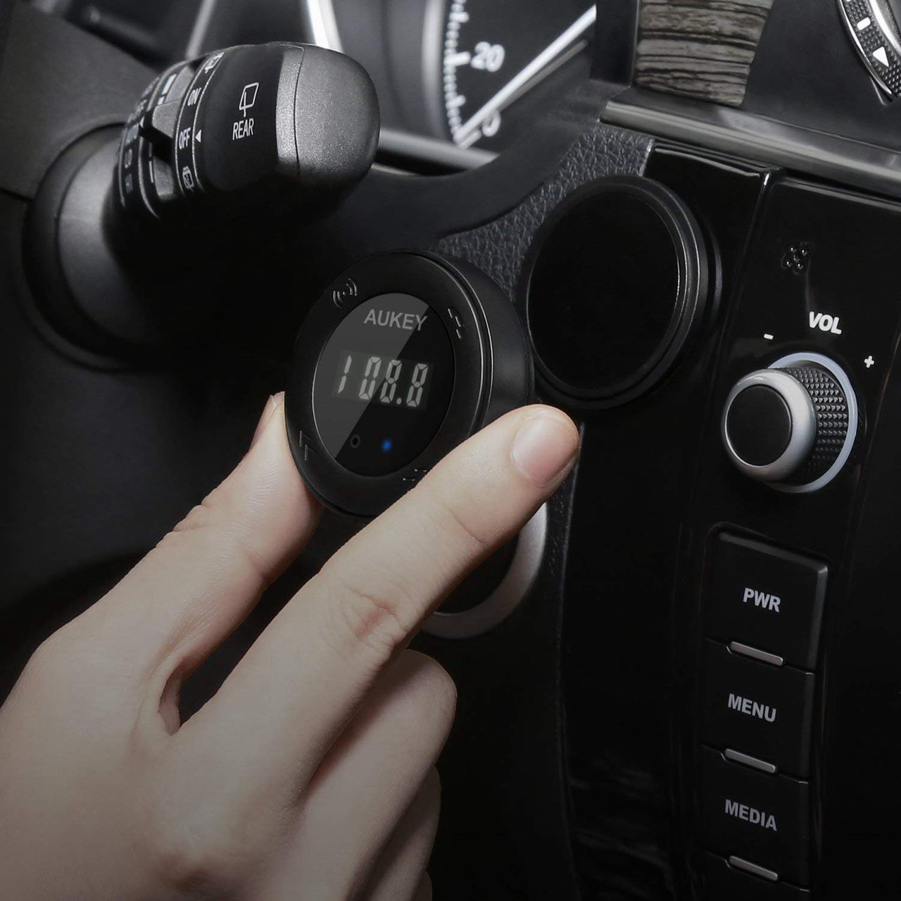 日本汽车载mp3播放器蓝牙接收器音乐fm发射调频收音机蓝牙充电器