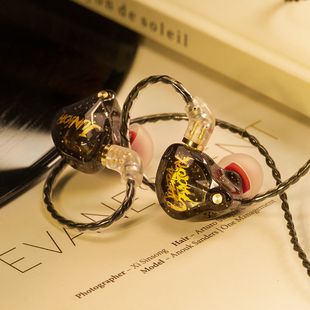 高解析HIFI挂耳式 威泽OS1BEAT入耳式 游戏电竞有线耳机 星空黑