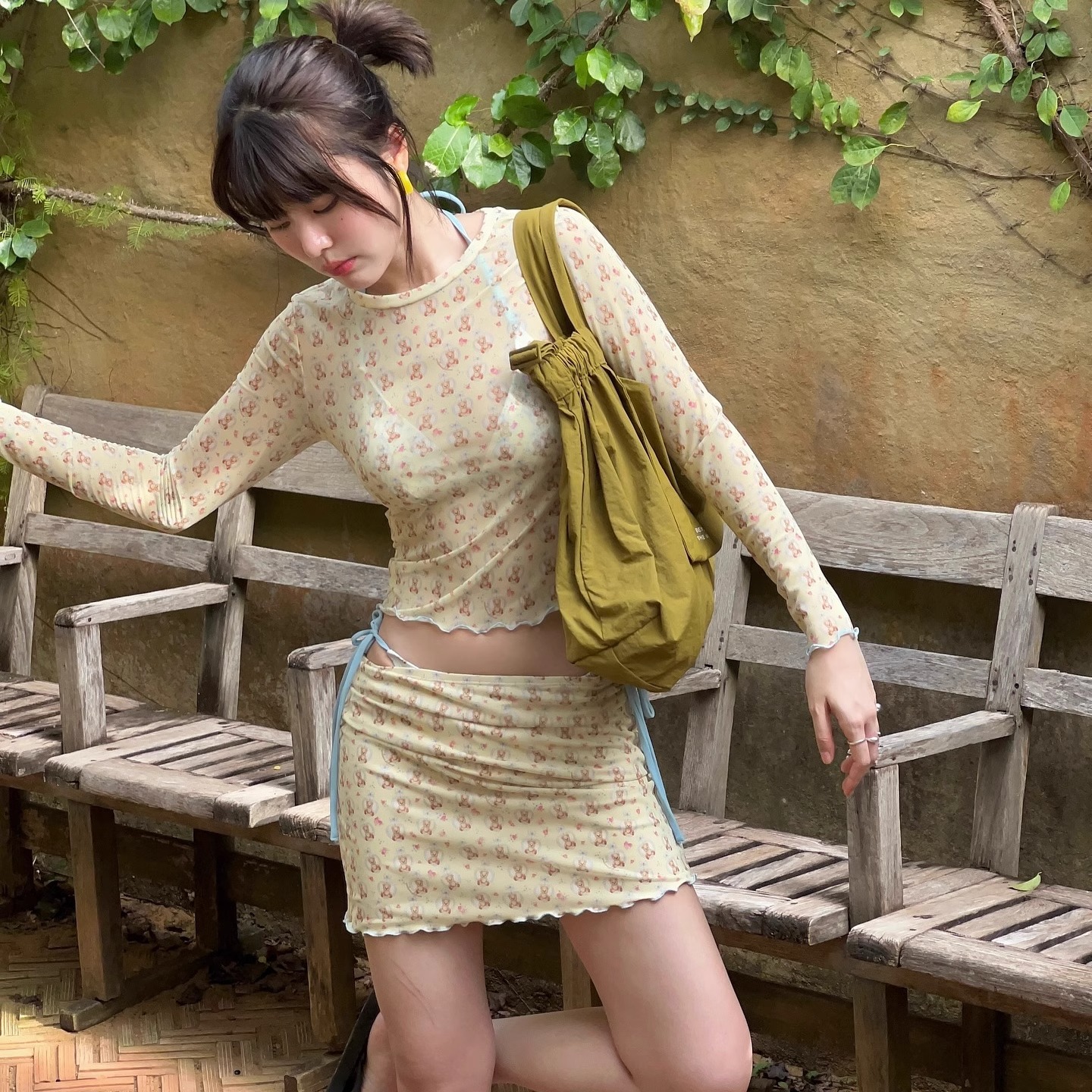 bikini泰国泳衣女士超性感绑带印花绑带比基尼四件套纯欲风泡温泉