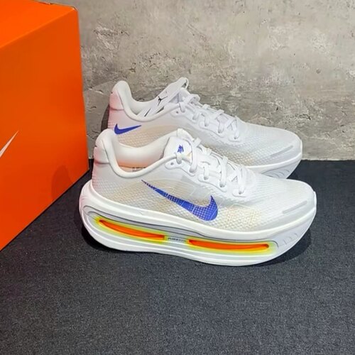 Nike Vomero Premium 舒适贴合 迈柔跑步鞋 男女同款 白色