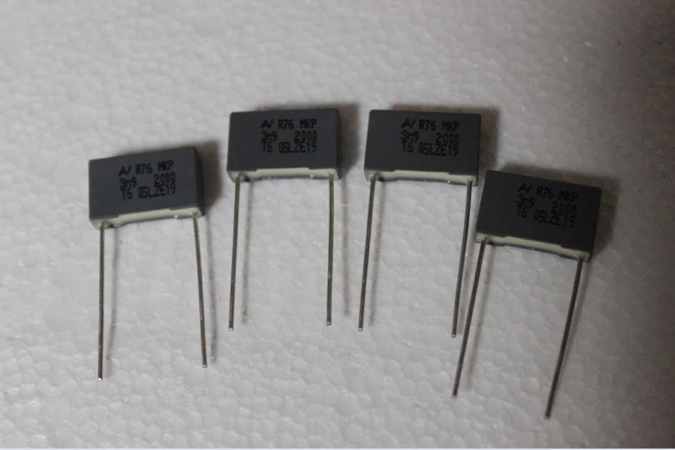 AV R76 2000V3.9nF 2000V3900PF 3n9 MKP 铜脚薄膜电容 15MM