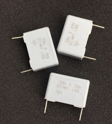 MKT373 250V330nf  250v0.033uf VISHAY 薄膜电容器 脚距 15mm