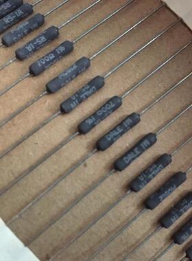 RS01A700R0F  RS-1A   1w 700R 1% 线绕电阻器 Vishay / Dale