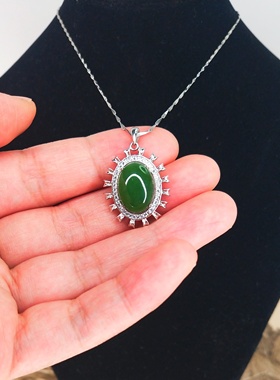 吊坠轻奢风格碧玉吊坠爆款