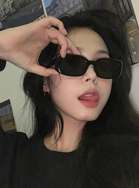小红书网红同款墨镜女2024新款韩版潮长方形夏季防紫外线太阳眼镜