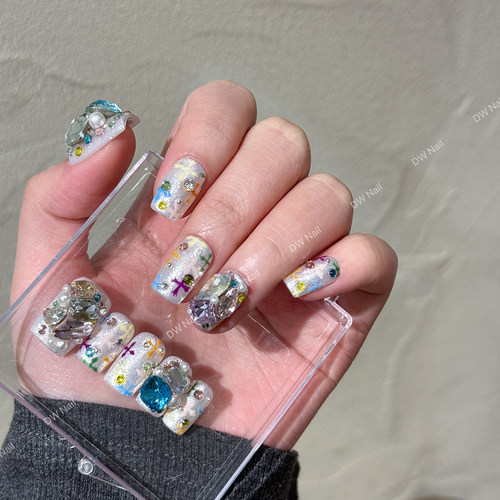 【DW轻奢Nail】彩色克罗心手绘2025显手白高级小众穿戴甲美甲指甲