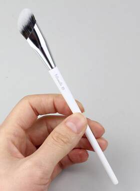 811三棱异形局部遮瑕化妆刷