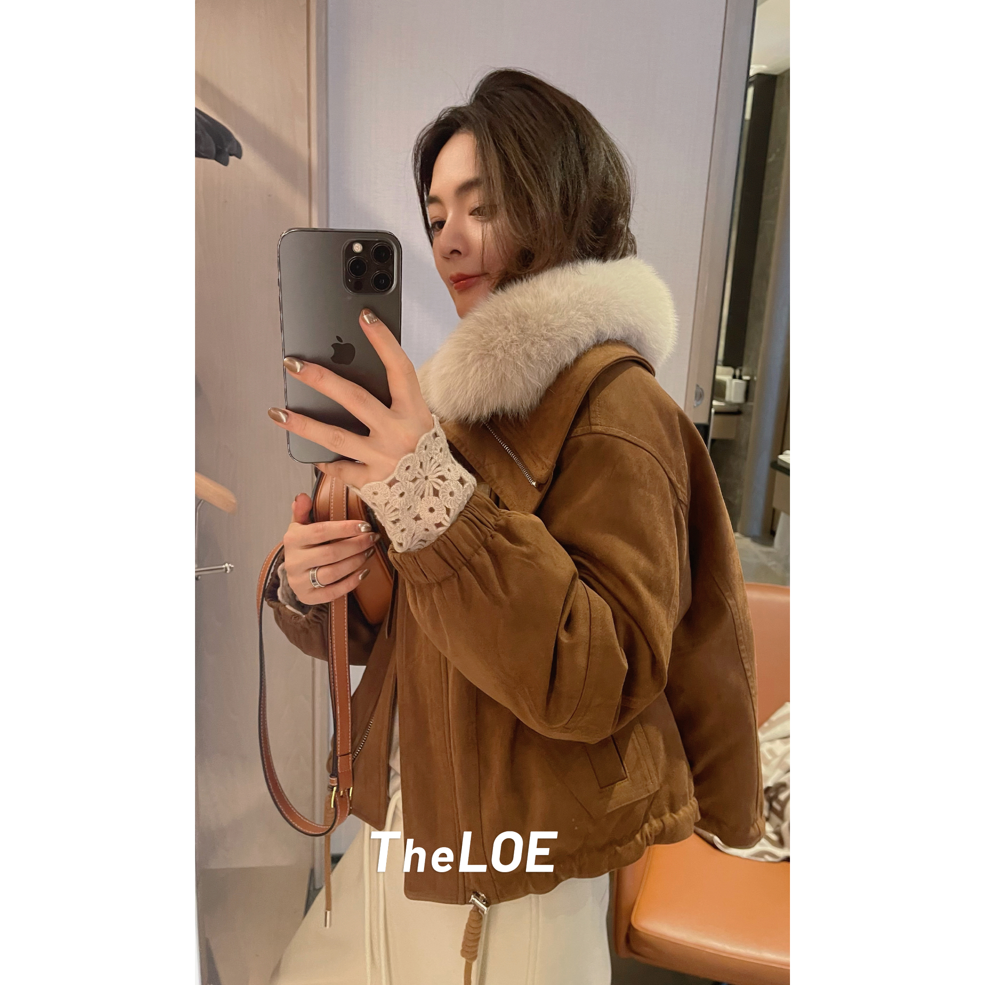 骆衣衣TheLOE/90白鸭绒休闲百搭抽绳收腰狐狸毛领羽绒服