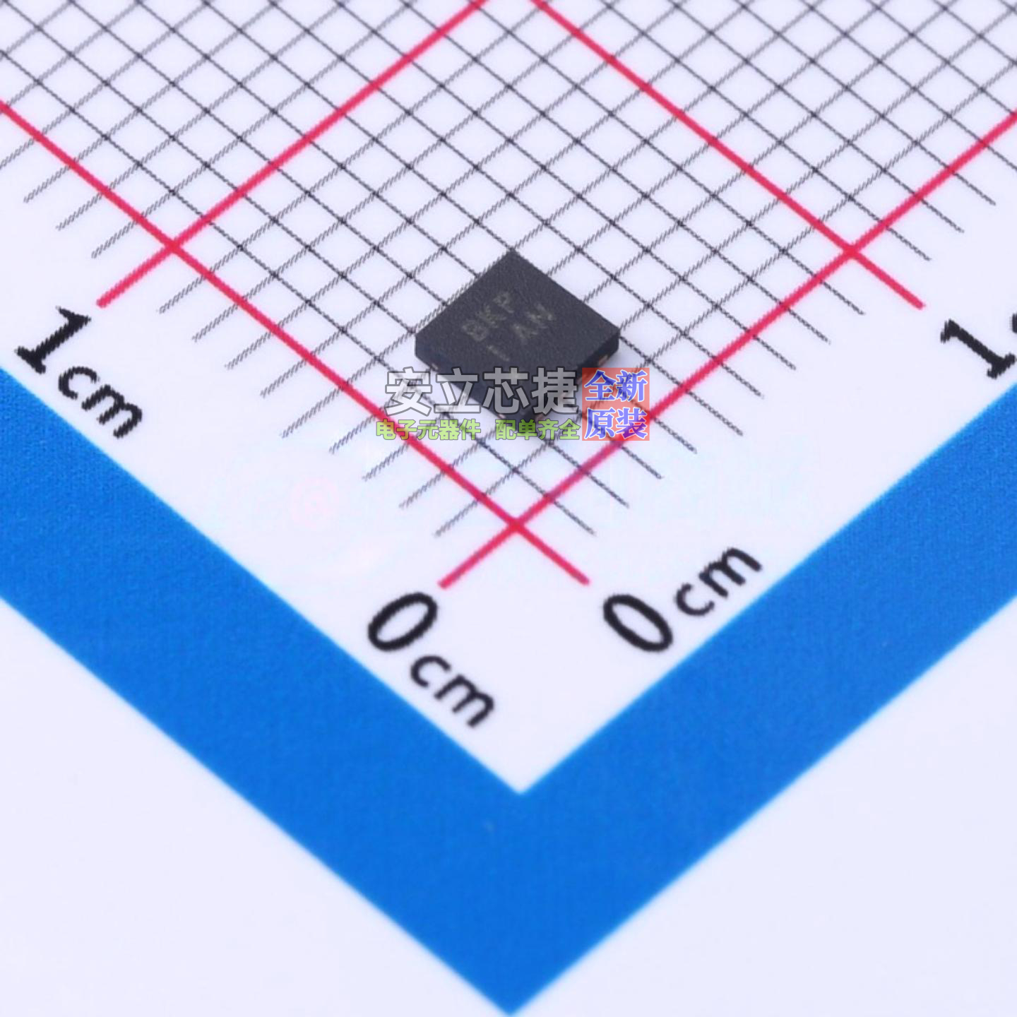 电荷泵 MAX15032ATA+T TDFN-8 MAXIM(美信) 电子元件配单全新原装