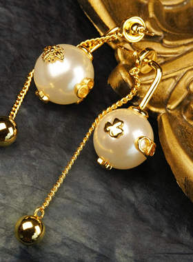 《1988》中古巴洛克高亮珠小蜜峰珍珠耳钉多种戴法CD字母耳环耳饰