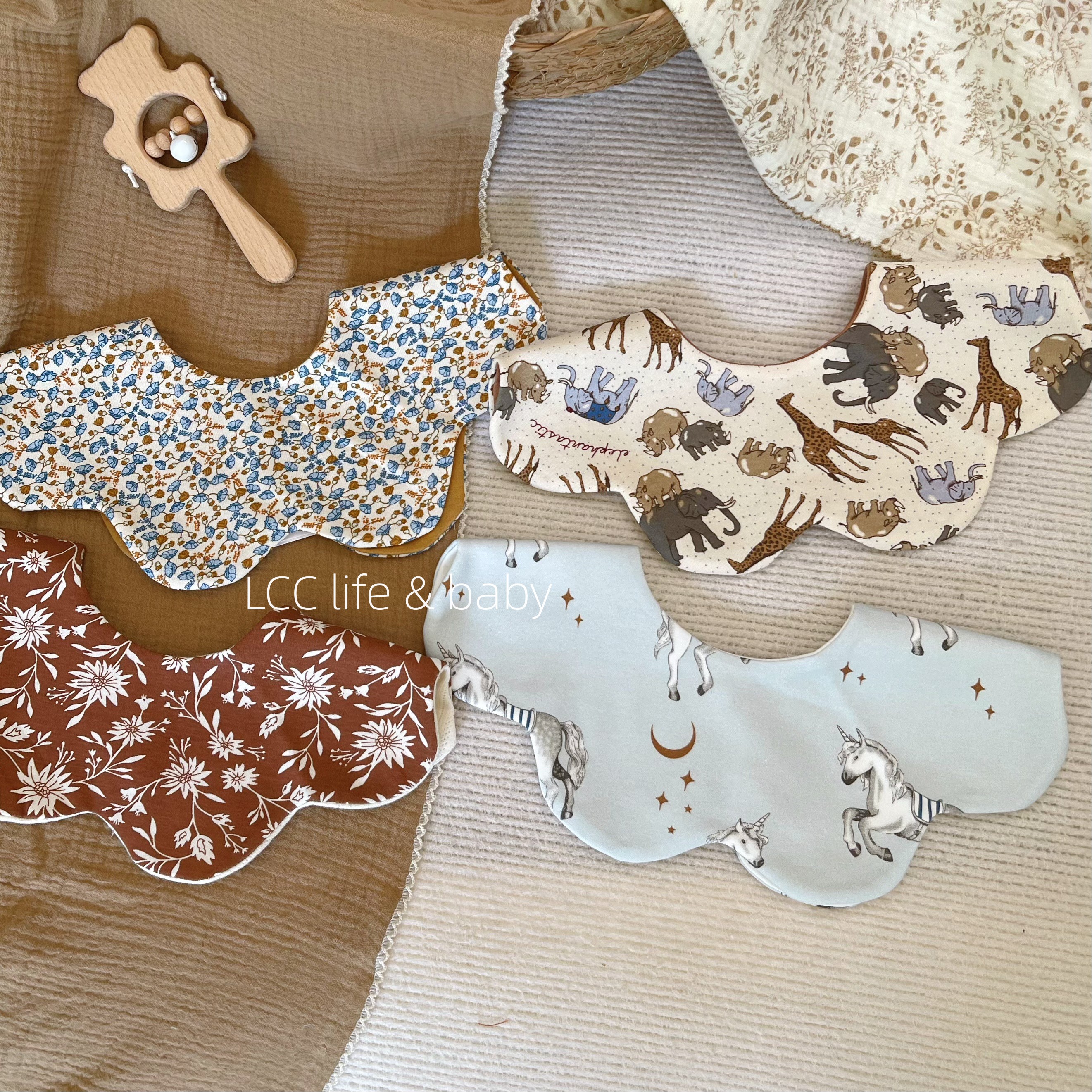 新色韩国同款围兜婴儿花瓣口水巾双面新生儿宝宝围嘴A类棉0-1-2岁