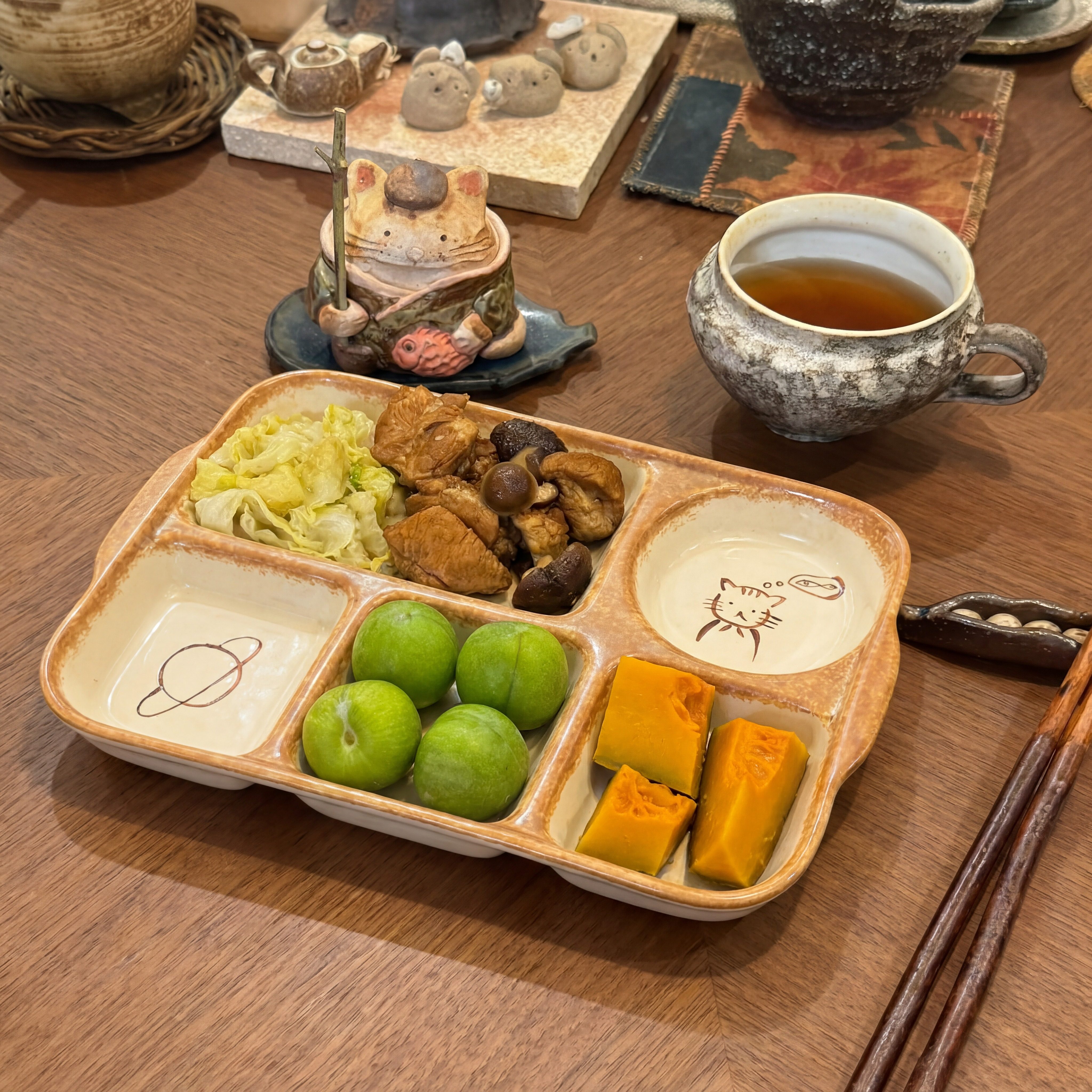 陶瓷分格餐盘大人减肥减脂月子专用餐具儿童早餐盘子一人食分隔盘