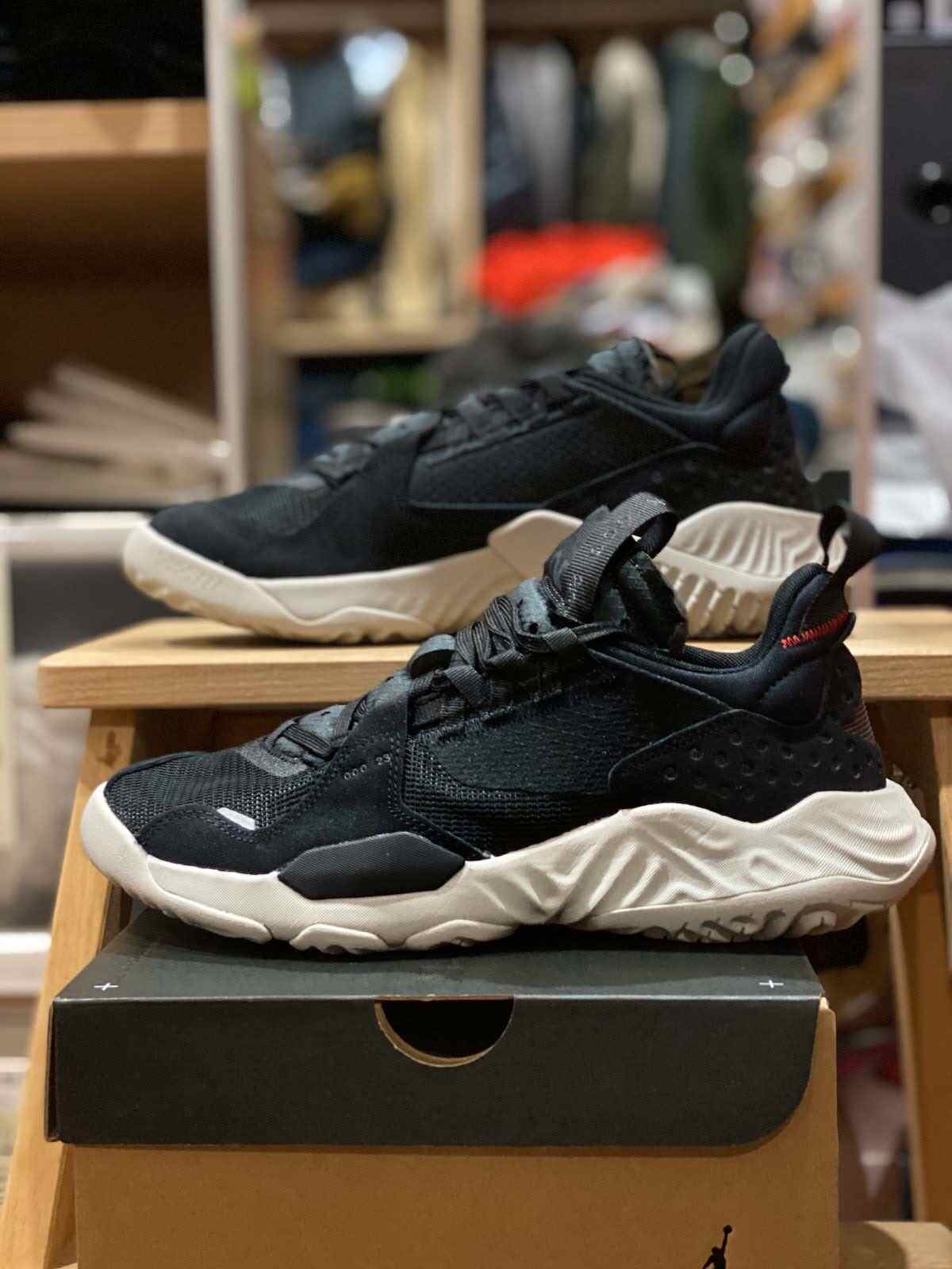NIK 耐克 EJORDAN DELTA 舒适缓震低帮生活休闲鞋黑白 CD6109-001