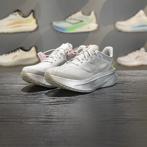 李宁正品女子耐磨回弹跑步鞋