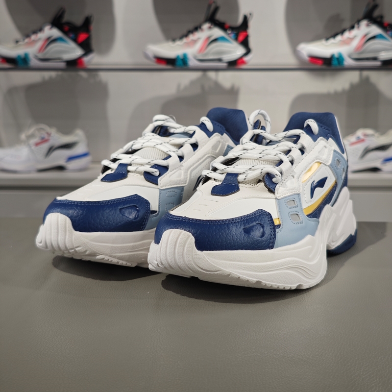 李宁正品新款男子时尚复古反光舒适运动休闲鞋AGCS417-3-7