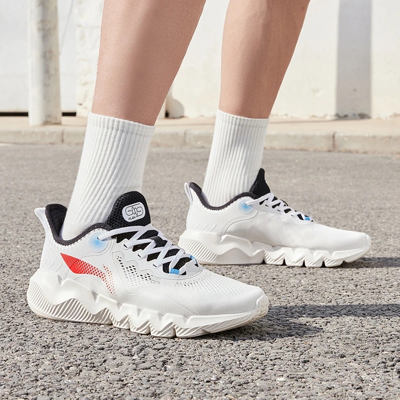 正品李宁男鞋22夏款轻便舒适网面透气时尚运动休闲板鞋AGLS023-1