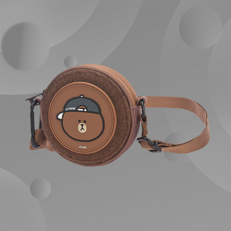 李宁男包女包时尚新款单肩包布朗熊联名斜款包便携小包ABDQ460,运动包/户外包/配件,单肩背包,淘宝优惠券,粉丝福利购,淘宝优惠卷