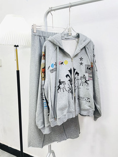 周美美同款 休闲派系手绘涂鸦印花连帽卫衣明线自然边半裙套装
