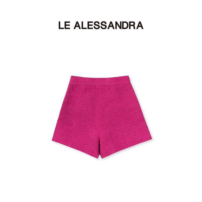 品牌直营 LE ALESSANDRA 玫红色珍珠钮扣短裤高腰镶钻小香风短裤