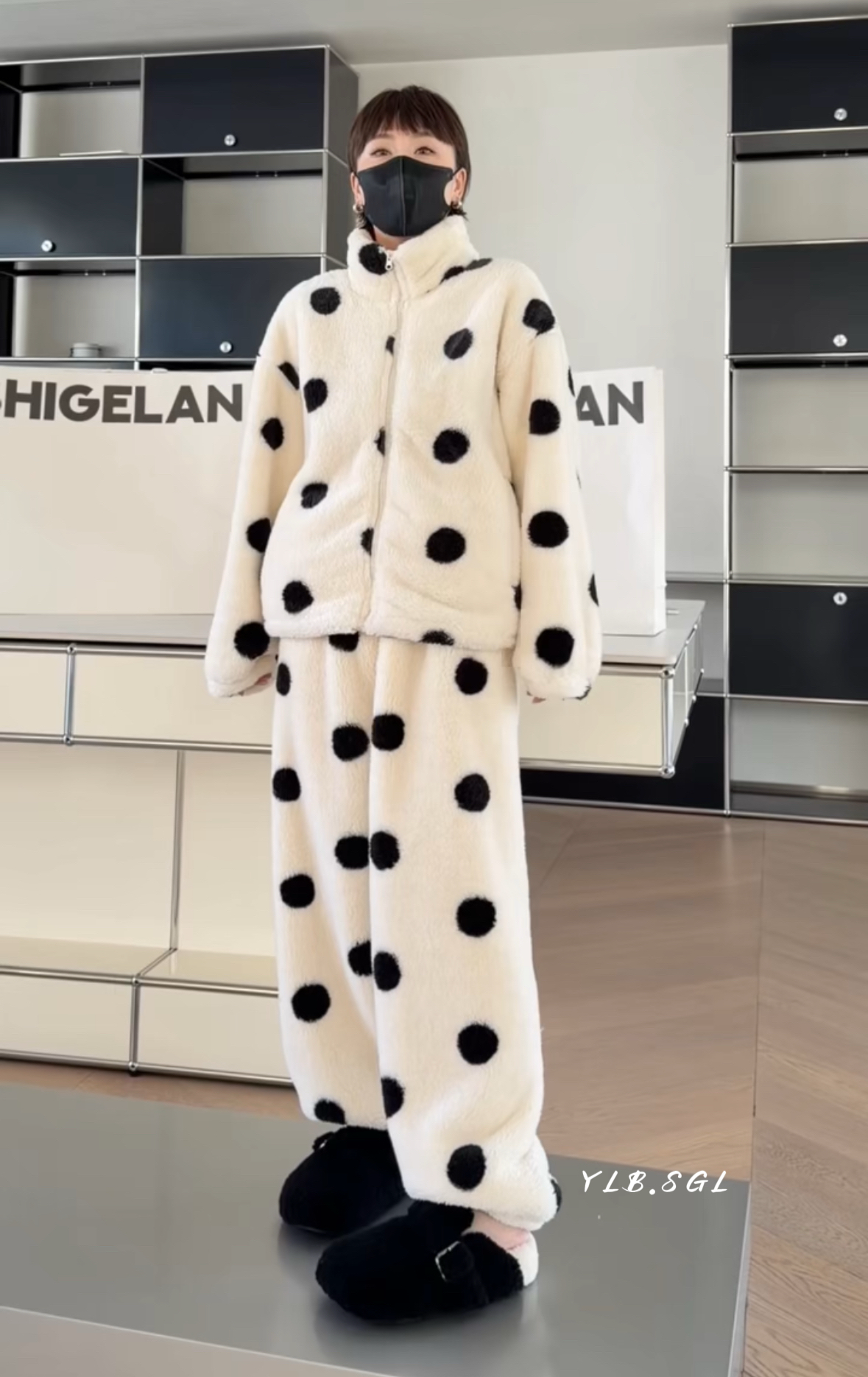 6255诗歌兰女装2025冬款 气质米白色圆点毛毛上衣+长裤家居服套装