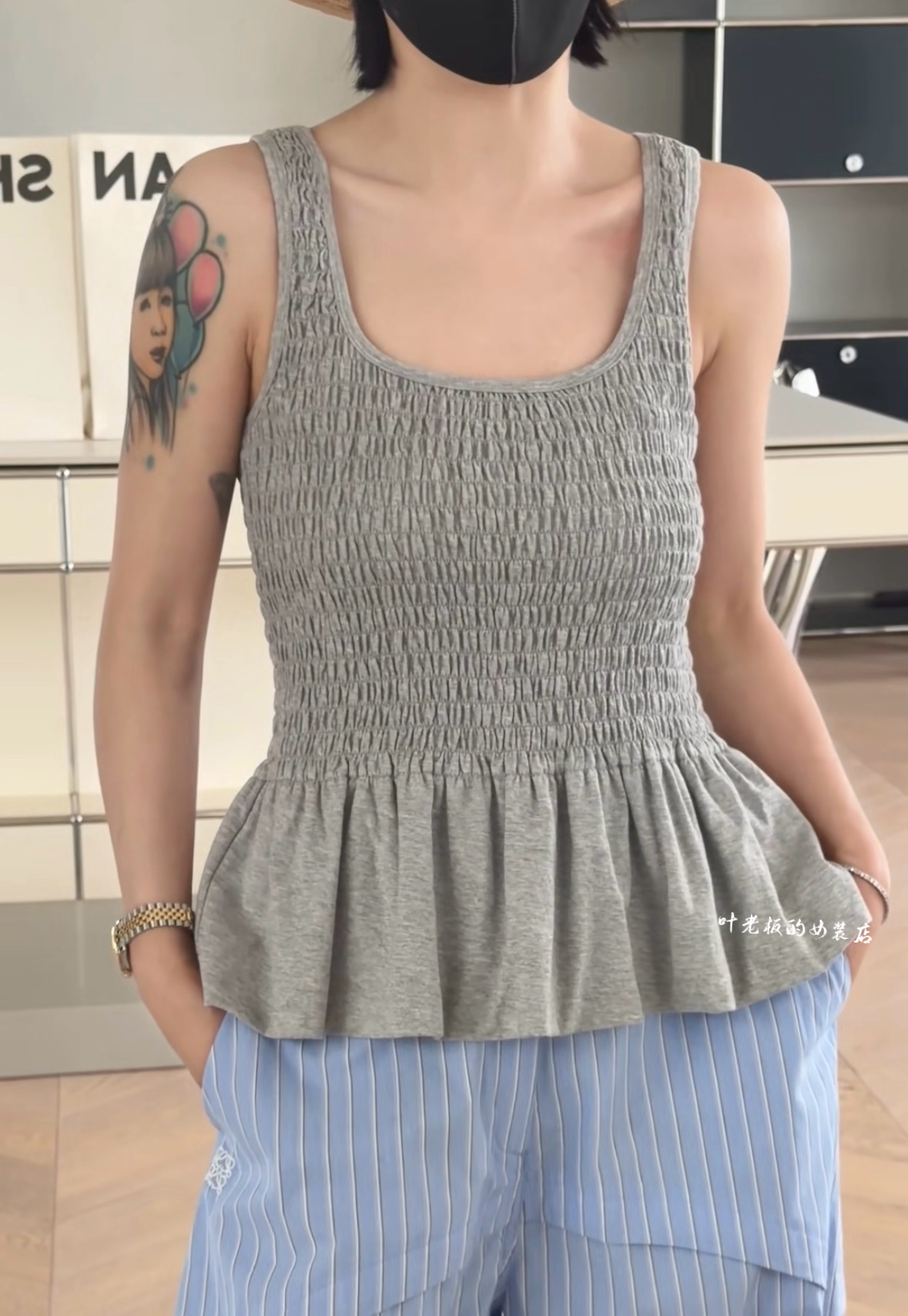 Z6129方领背心诗歌兰女装2026夏款欧货气质灰色褶皱木耳边背心女