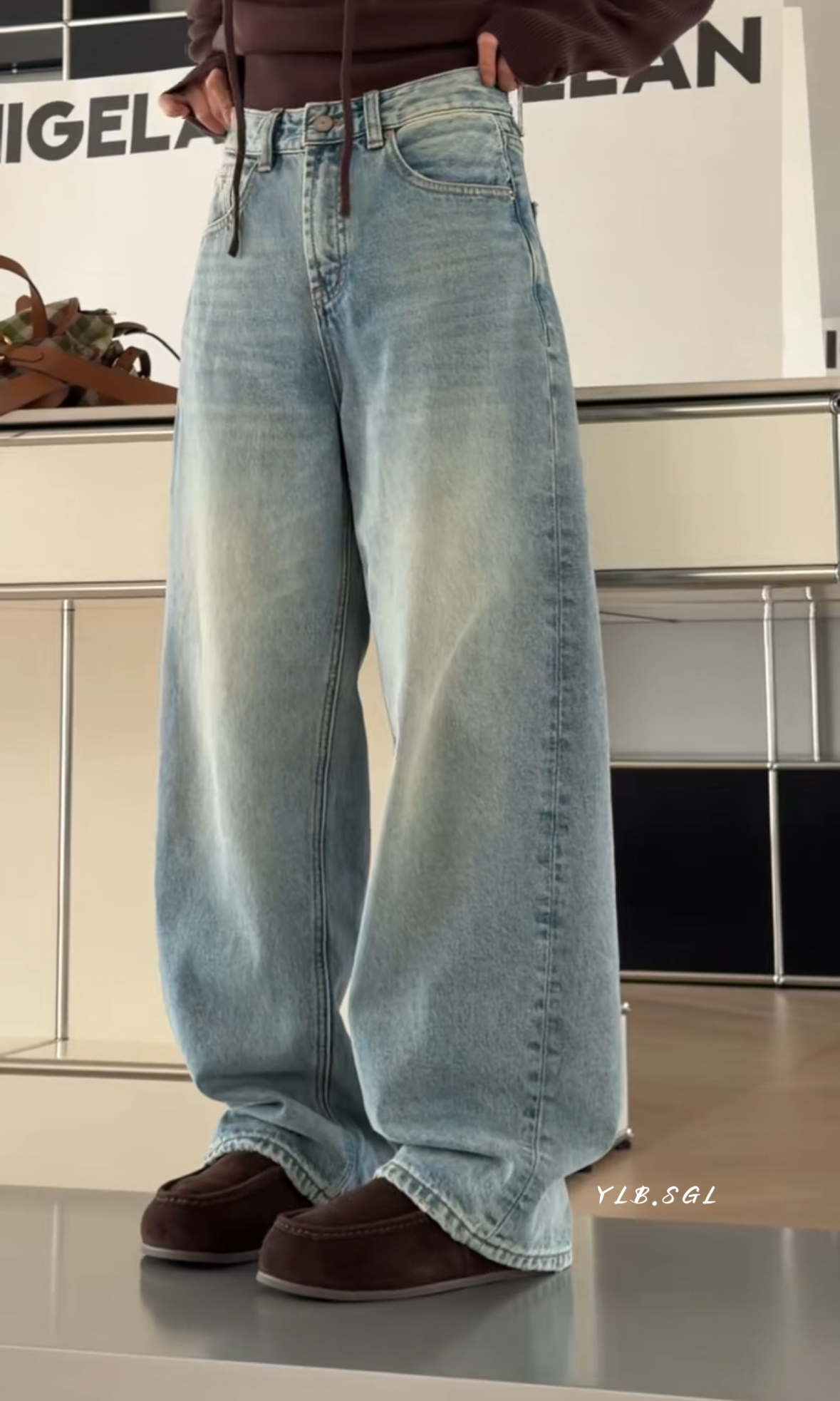 18063诗歌兰女装2025冬款 时尚气质水洗浅蓝色加绒直筒牛仔裤女