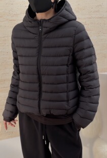 T66233帽衫羽绒外套诗歌兰欧货女装26冬款气质黑色轻薄排骨羽绒服