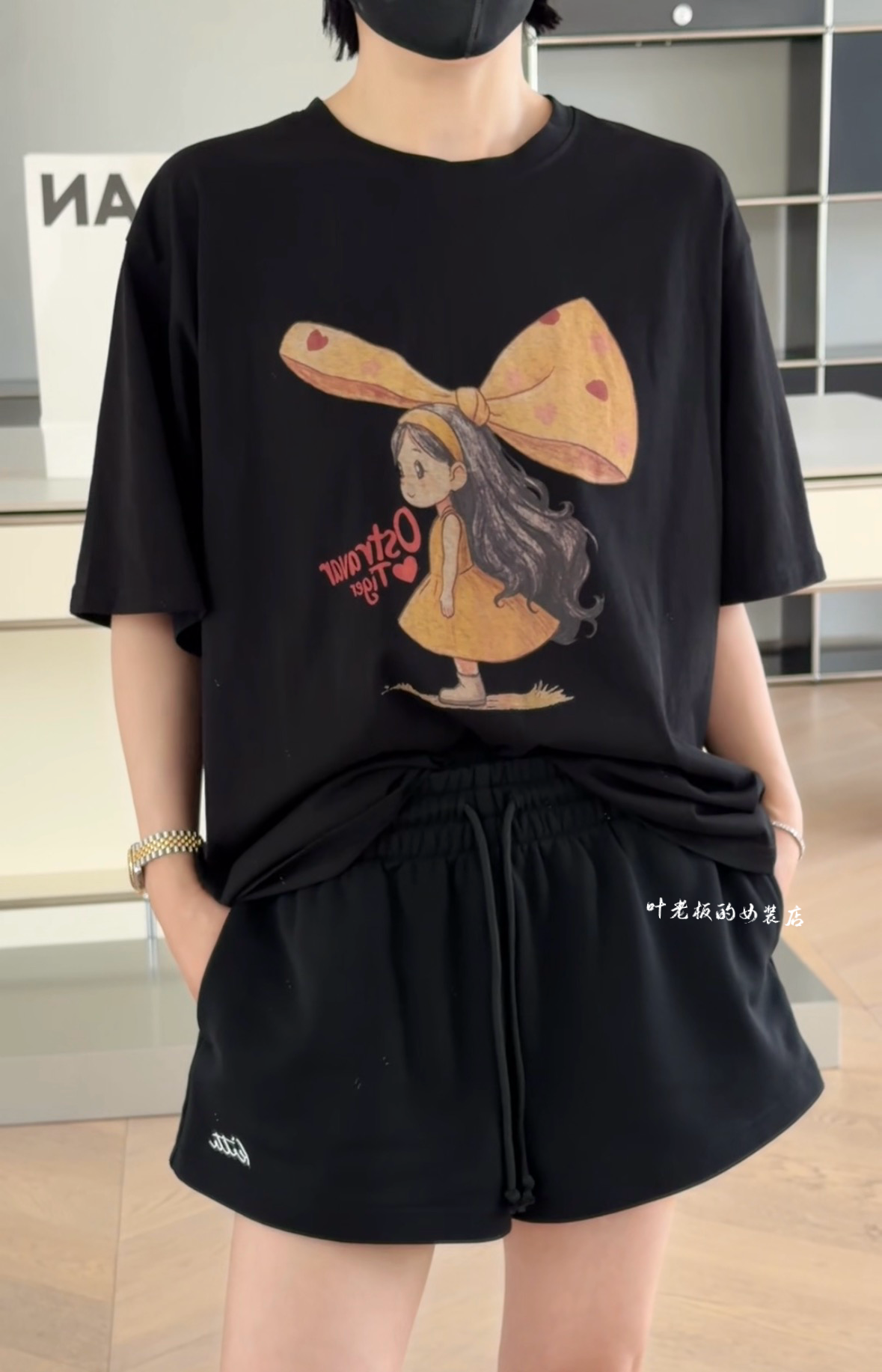 T2268女孩短袖 诗歌兰女装2026夏款黑色圆领薄款戴蝴蝶结卡通T恤
