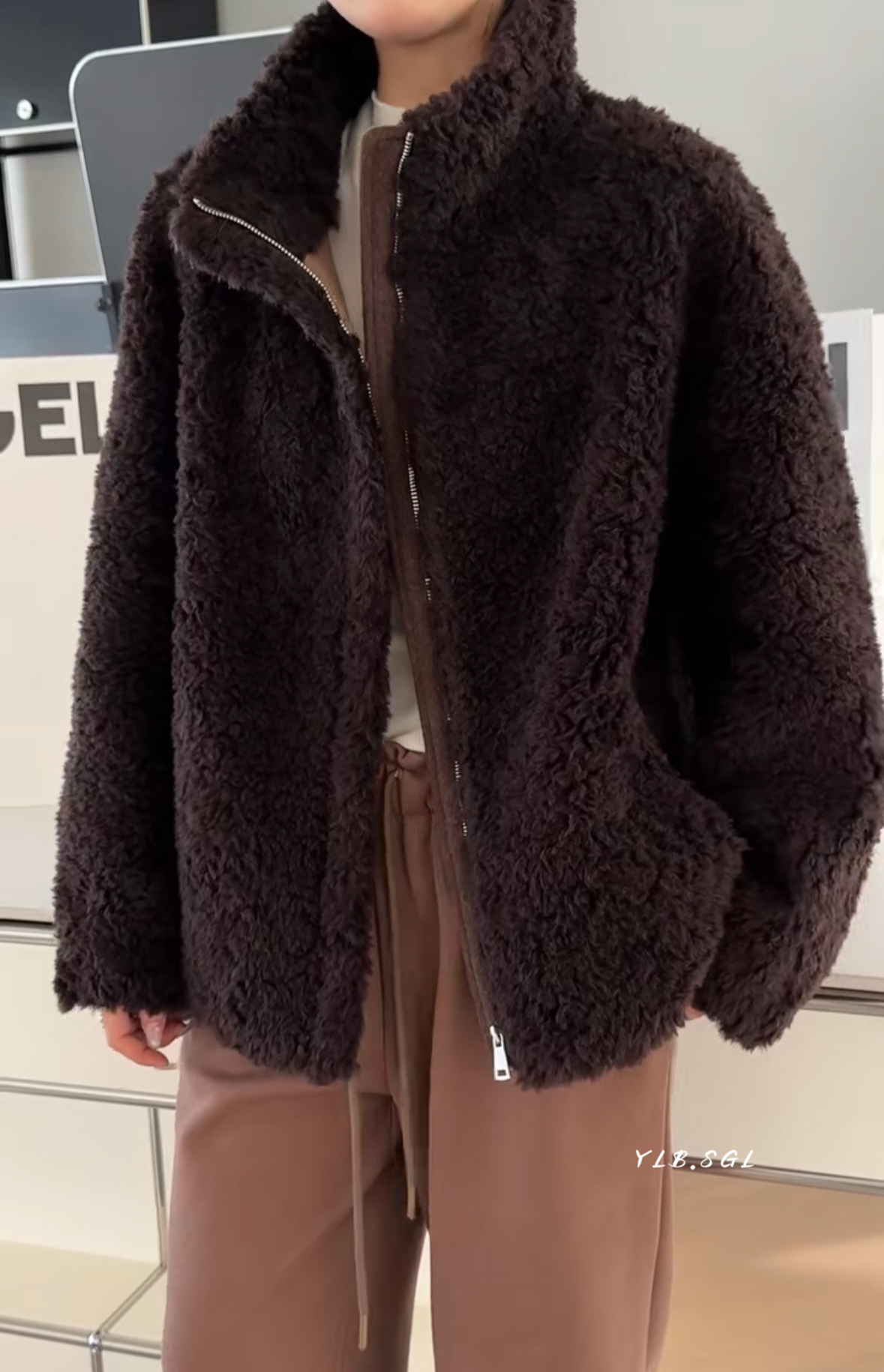 58097诗歌兰女装2025冬款 气质咖色立领拉链熊熊衣保暖毛毛外套女