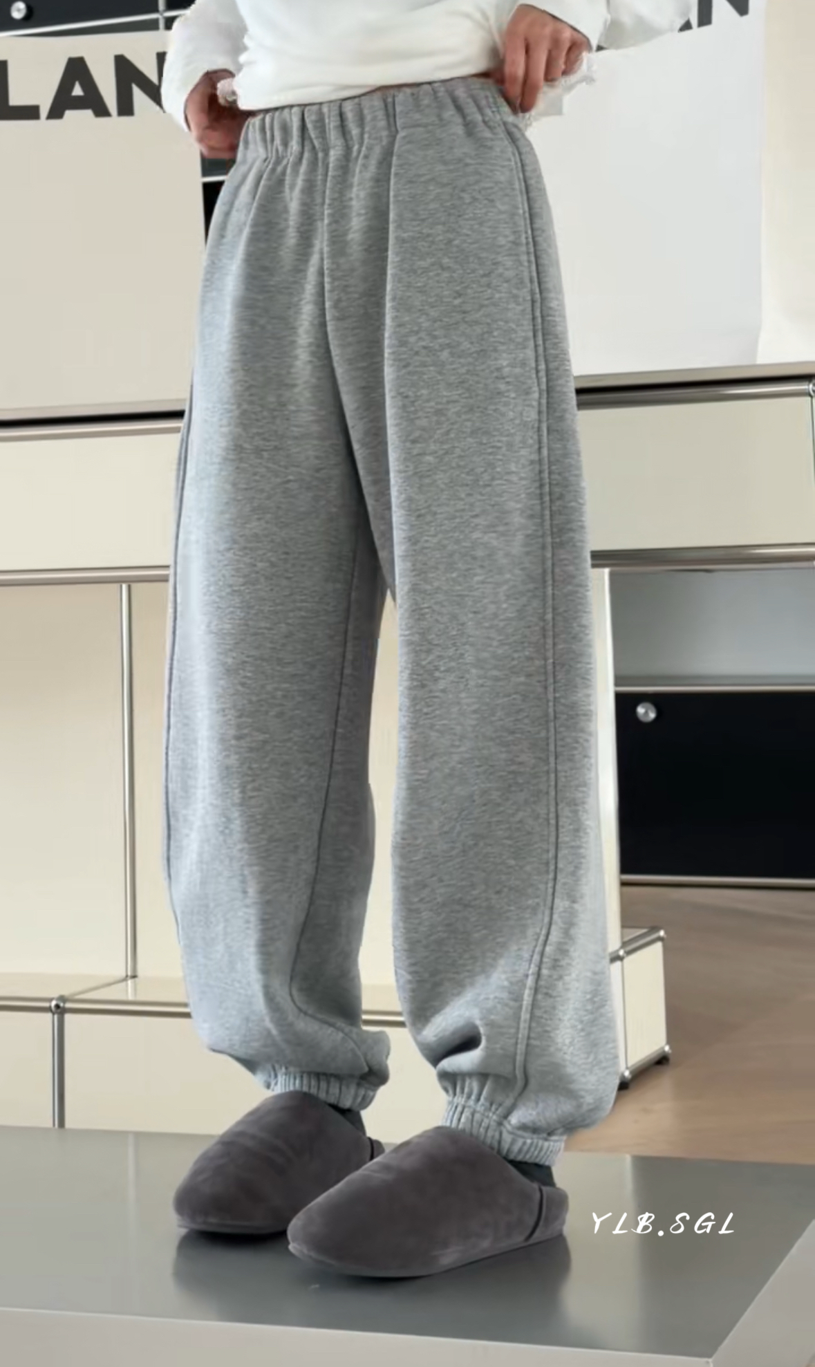 582215诗歌兰女装2025冬款气质百搭浅灰色九分休闲裤加绒束脚卫裤
