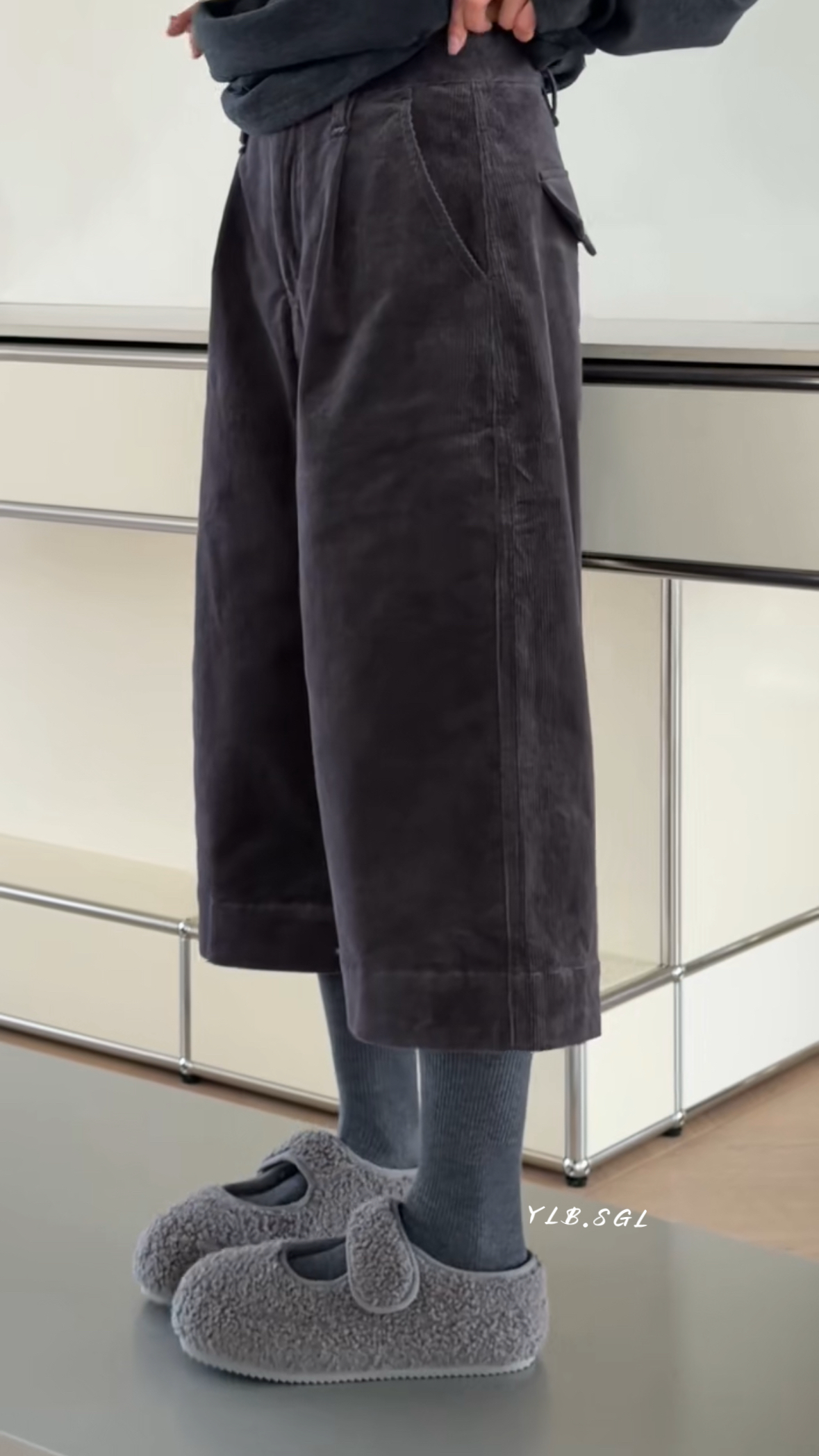 58510诗歌兰女装2025冬款 气质深灰色薄绒七分裤灯芯绒休闲裤女