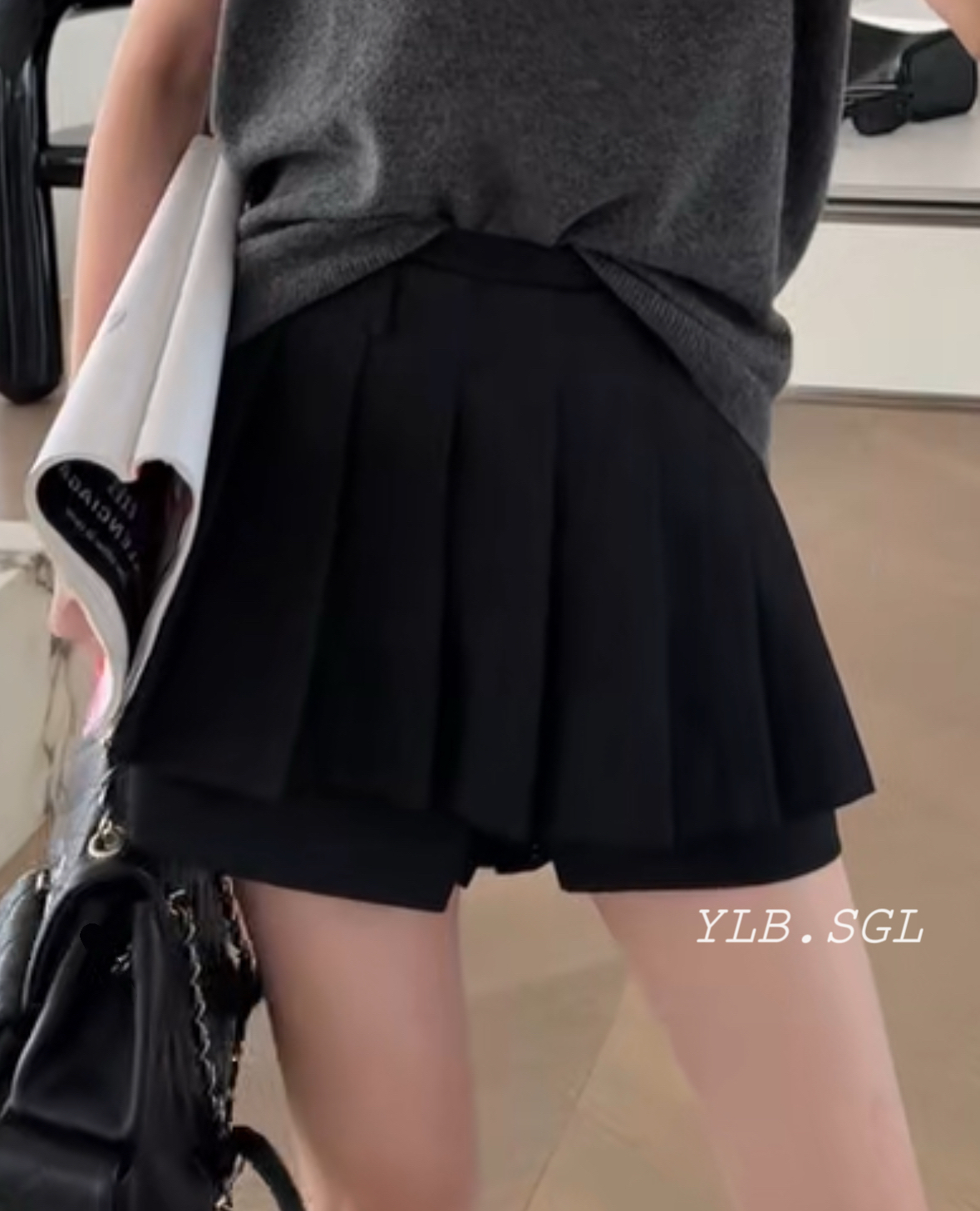 8096诗歌兰女装2025秋款 时尚气质黑色双腰显瘦百褶短裤西裤女