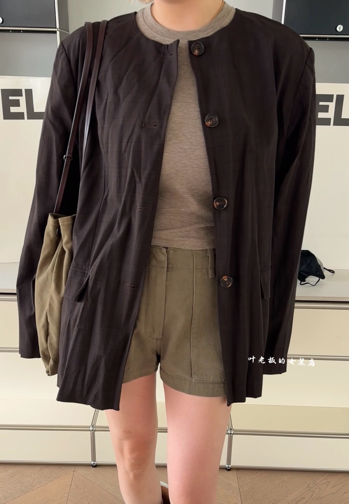 Z26515圆领外套 诗歌兰欧货26秋款气质咖色中长款皱皱西装外套女