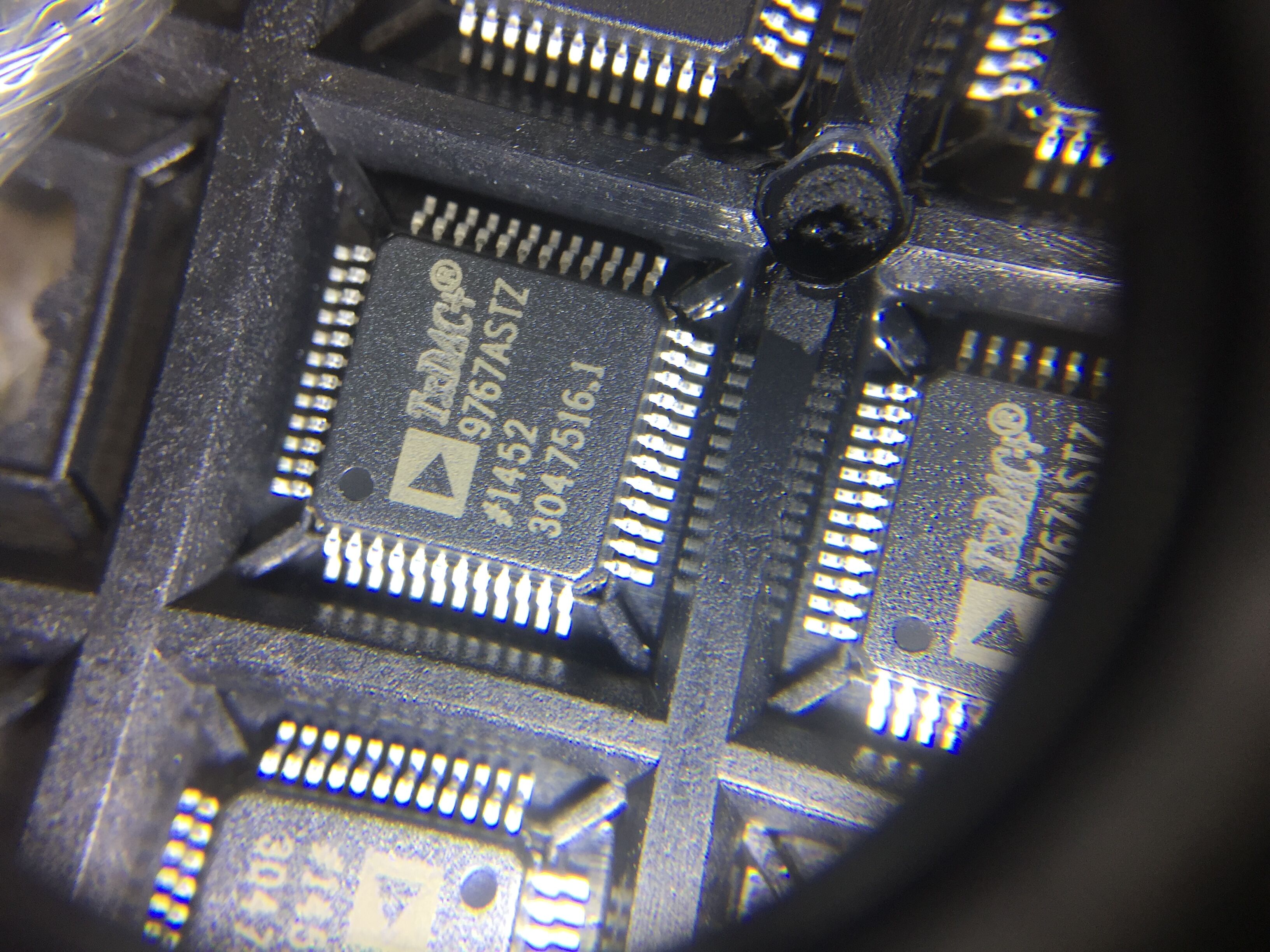 AD9767ASTZ    QFP  进口原装现货 欢迎咨询