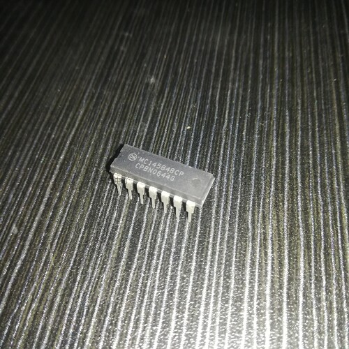 MC14584BCP DIP14 全新原装可以直拍