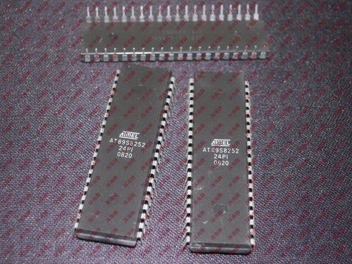 单片机微控制器芯片AT89S8252-24PI AT89S8252进口原装电子配件