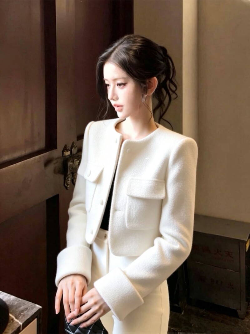 轻奢新款米白色小香风短外套小众气质轻奢女减龄洋气富家千金上衣