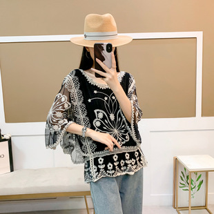 很仙女上衣2025年夏季爆款白色蝙蝠衫超仙显瘦复古蕾丝罩衫带收腰